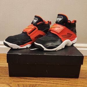 Nike Kids Black and Red Sneakers